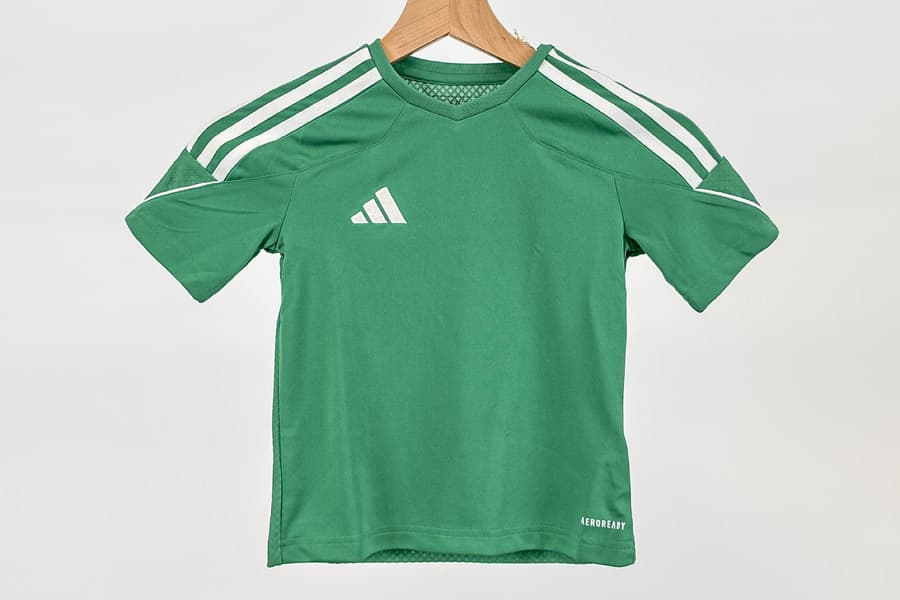 2 adidas Kinder Trikots Tiro 23 League grün/weiß, Gr. 152